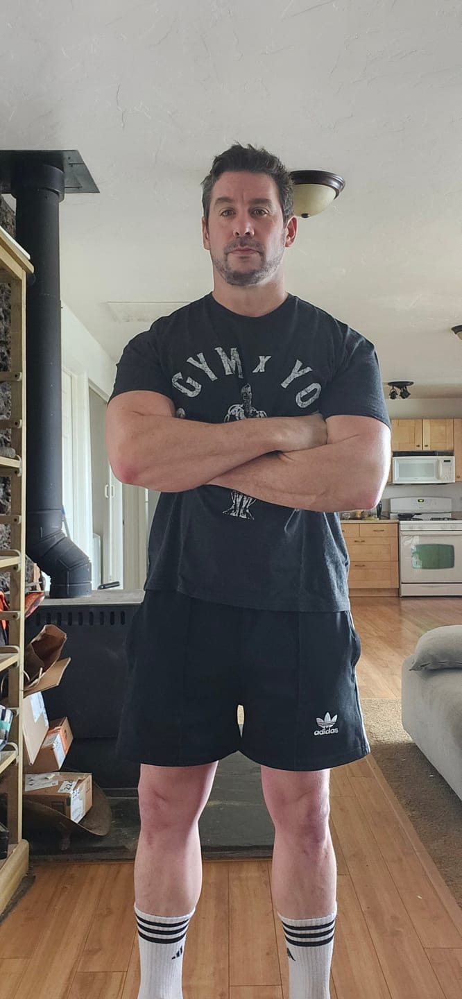 Customer photo review of 4206 - Gold's Gym Heather Tees