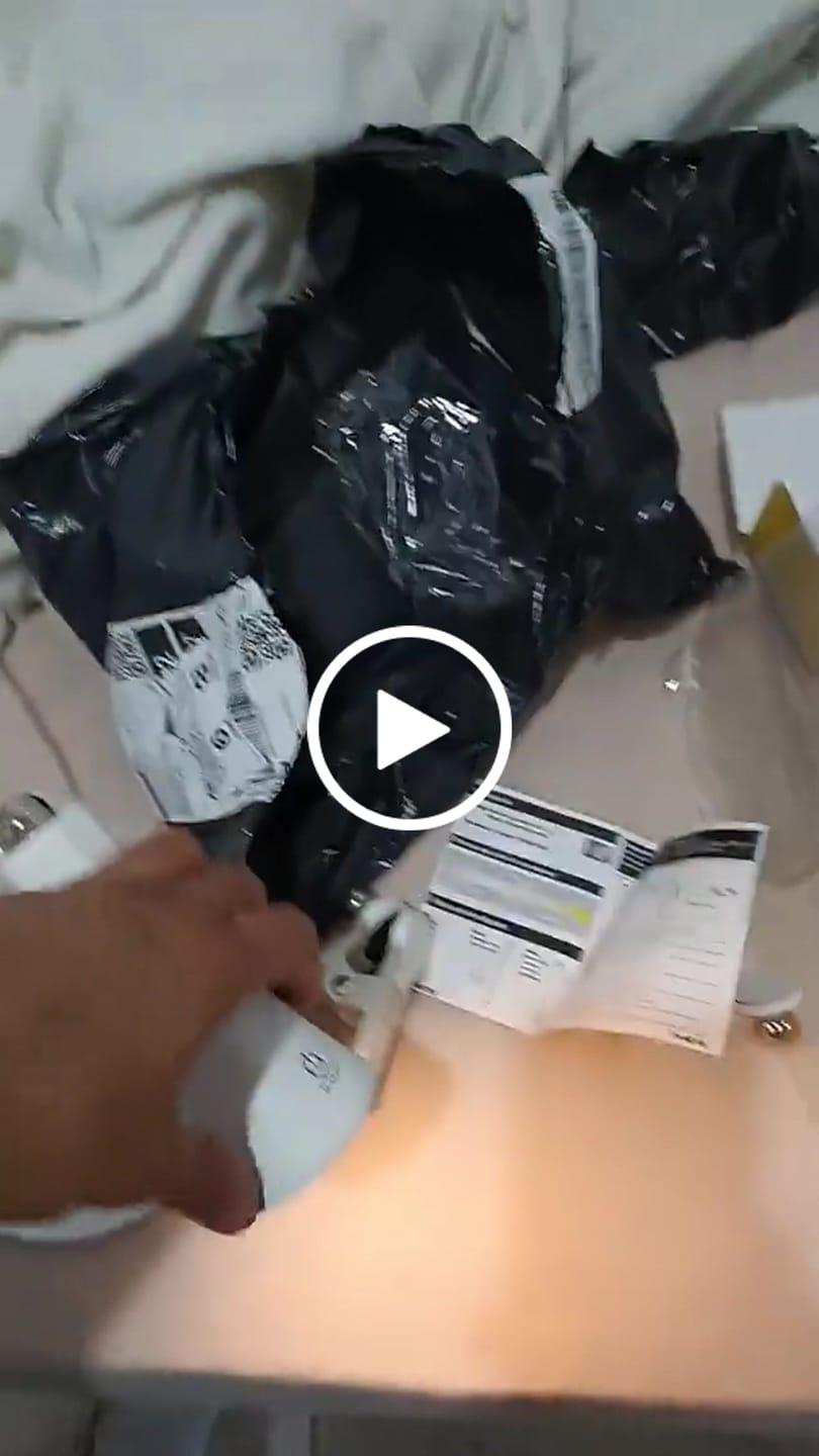 Customer video review of Luminária de Mesa 4 em 1 Led Ajustável 360°