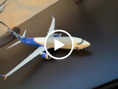 Customer video review of GEMINI200 ALASKA 737MAX8 1/200 VETERANS REG#N806AK (**)