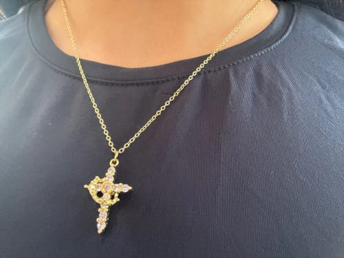 Customer photo review of Colgante Cruz y corona