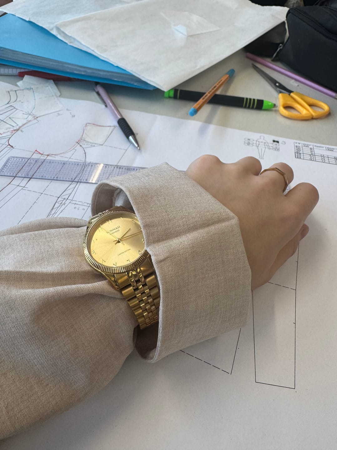 Customer photo review of Damen: Asiya Premium Steel Gold