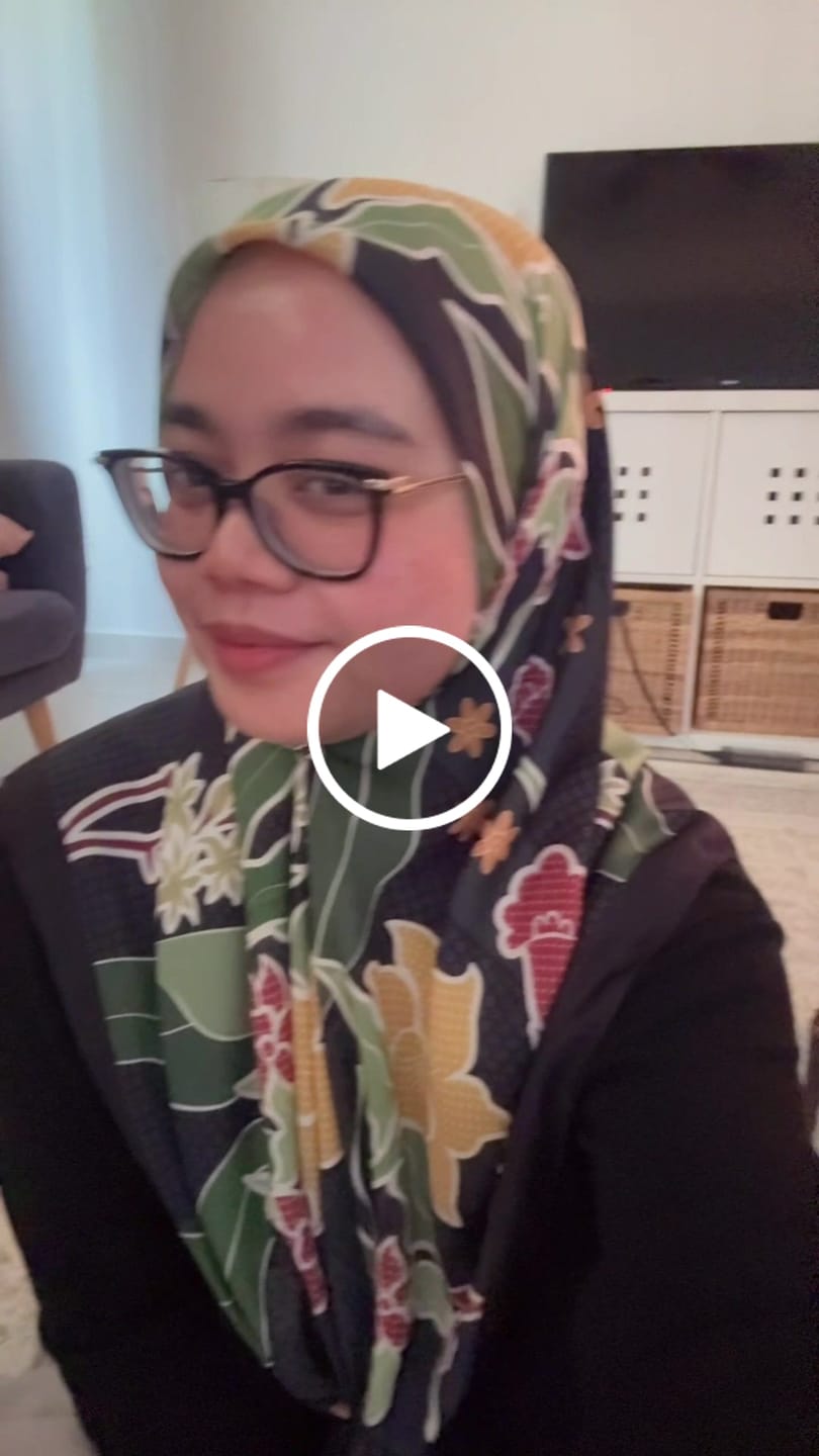 Customer video review of Batik Square (Embun)
