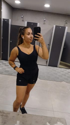 Customer photo review of Macaquinho Fitness Decote Costas Preto