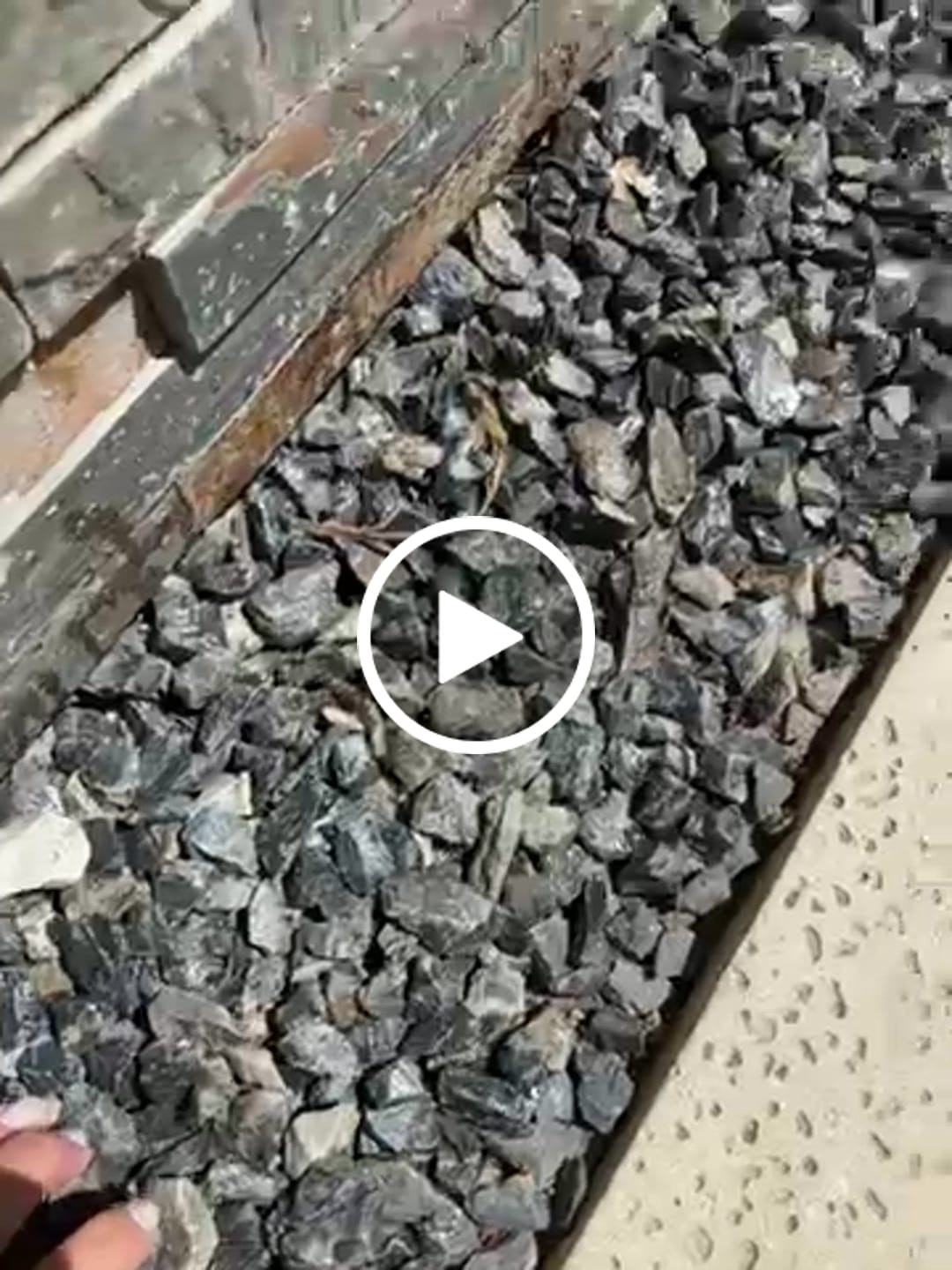 Customer video review of Fijador para piedras de Jardín PEGAPIEDRA 1L Leisel