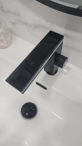 Customer photo review of Kebnekaise - Digital Display Celsius Bathroom Basin Faucet with Intelligent LED