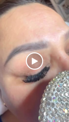 Customer video review of Mixed U-Shape Lashes (36 rows)