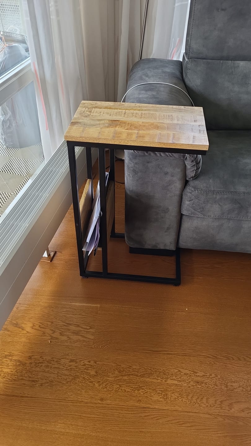 Customer photo review of Bijzettafel Britt voor over de bank | Mangohout en Staal | 45x29x69cm