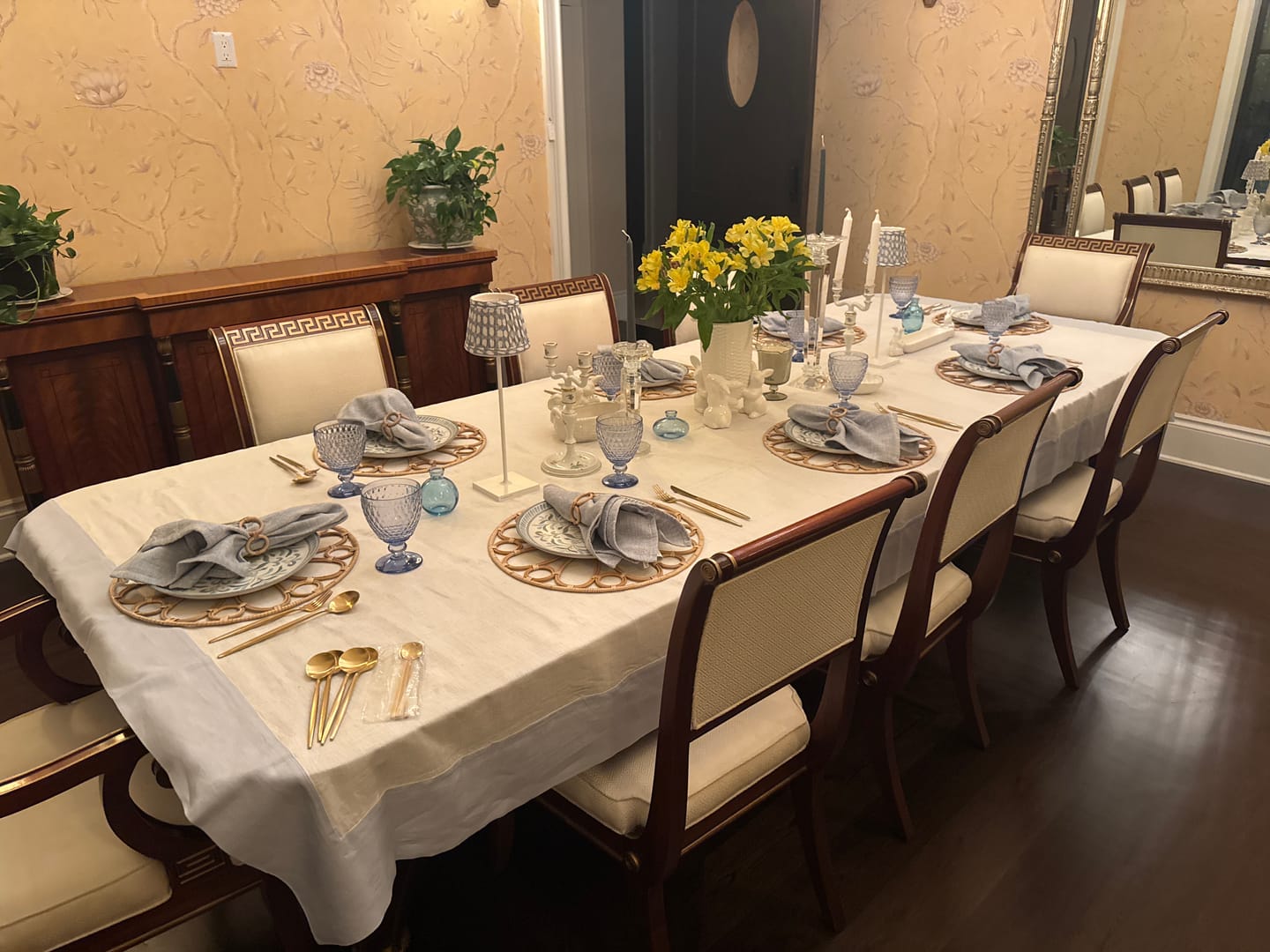 Customer photo review of Contempo Tablecloth
