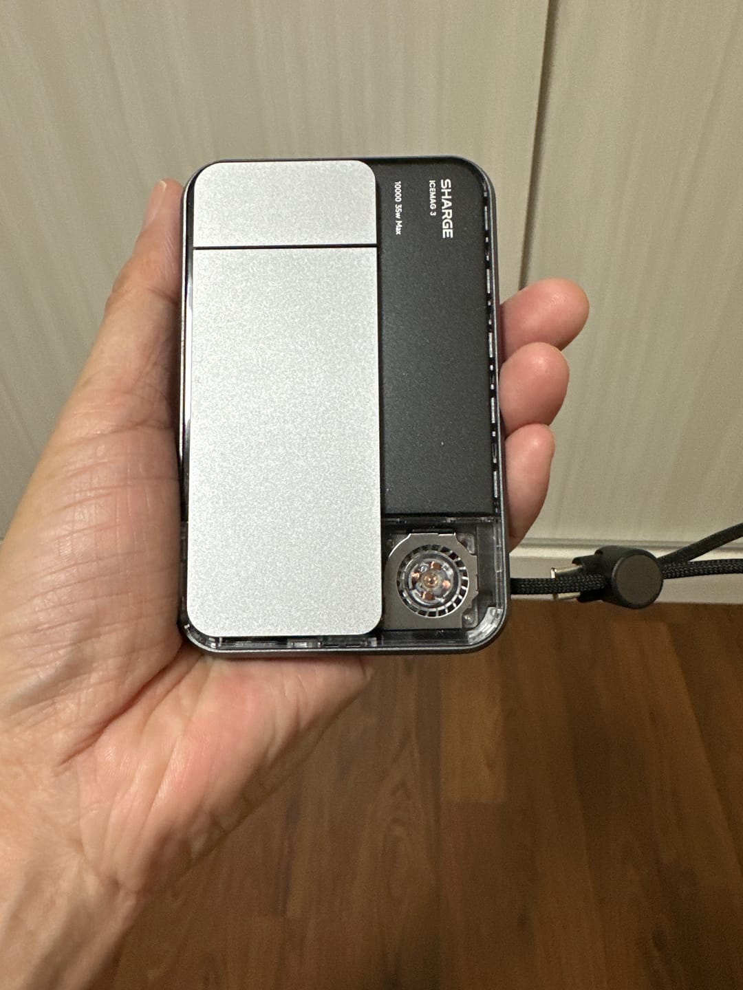 Customer photo review of Sharge ICEMAG 3 (10,000mAh 3A 35W Qi2 Wireless)