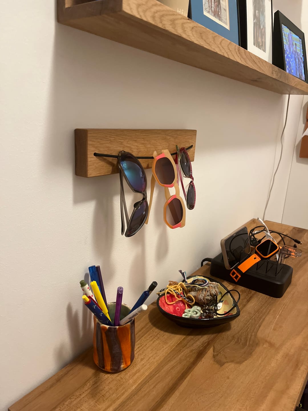 Customer photo review of Brillenhalter SPECULA aus Holz