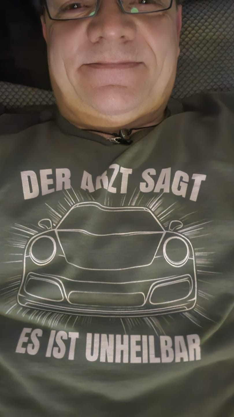 Customer photo review of Unheilbar Porsche T-Shirt