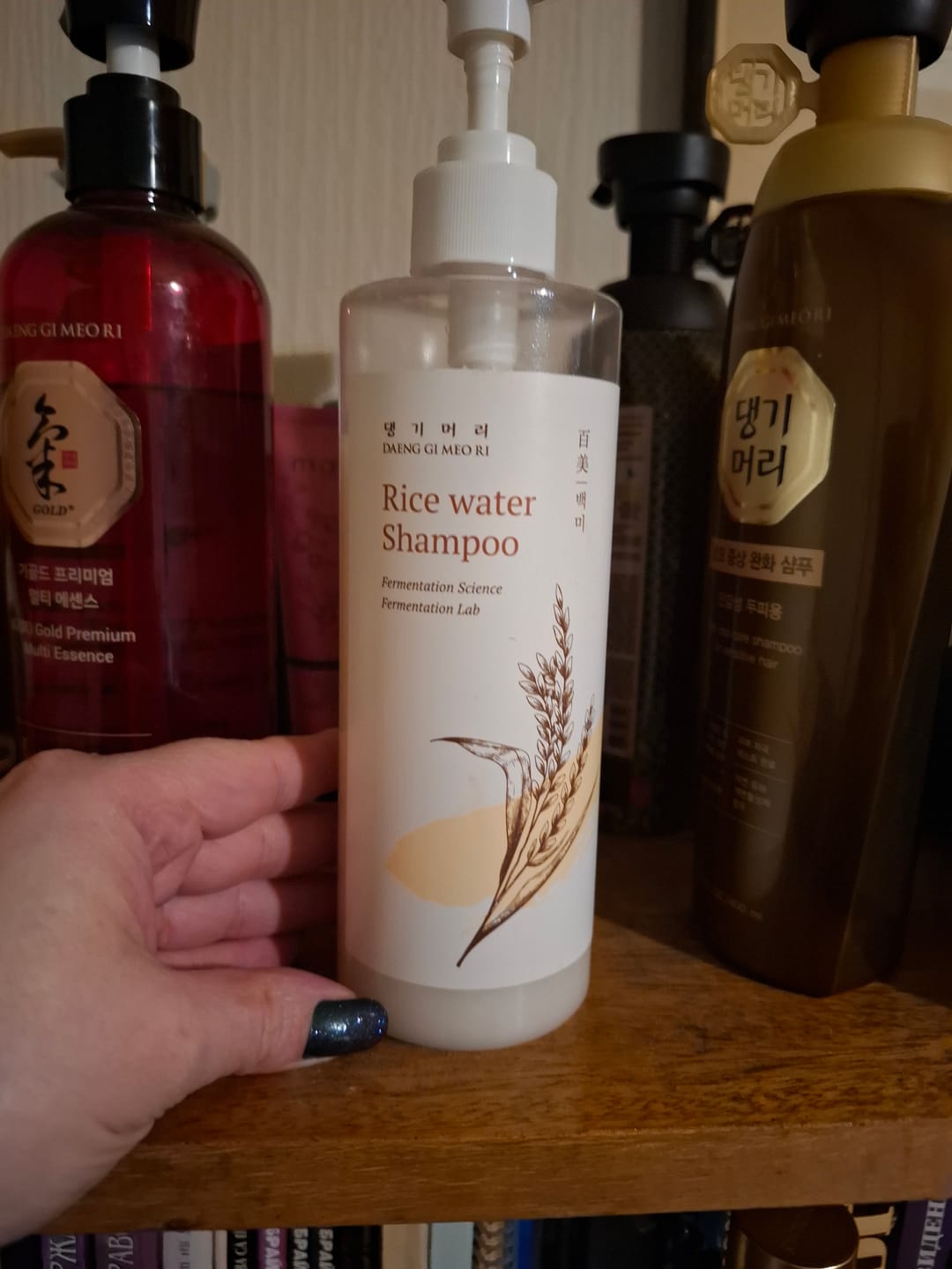 Customer photo review of Изглаждащ шампоан против косопад за увредена и хвърчаща коса DOORI Перлен Блясък Rice Water Shampoo