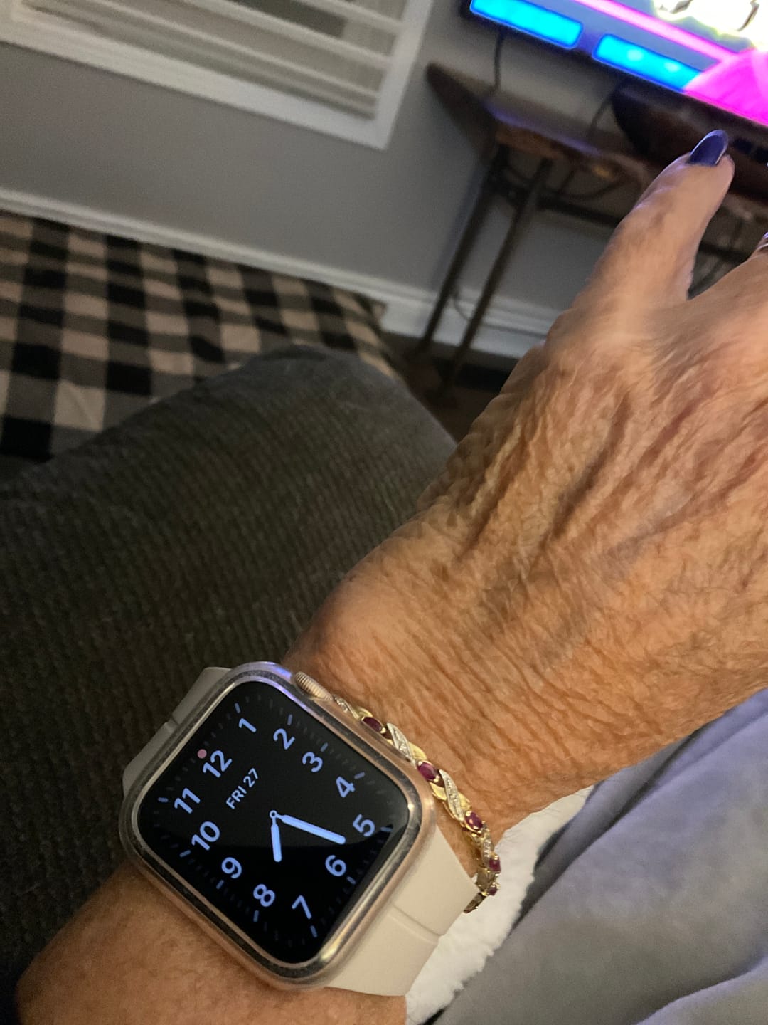 Customer photo review of FlexiFit™ Magnetic Band for Apple Watch - BUY 1 GET 1 FREE!