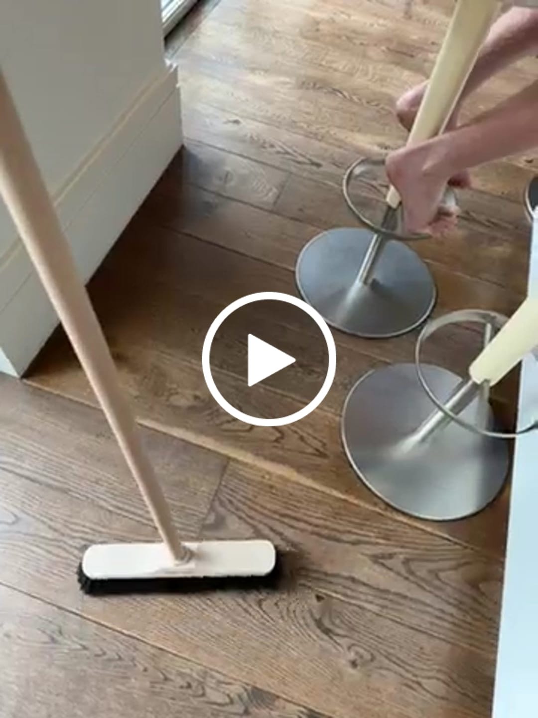 Customer video review of Balai Hêtre  - 33cm