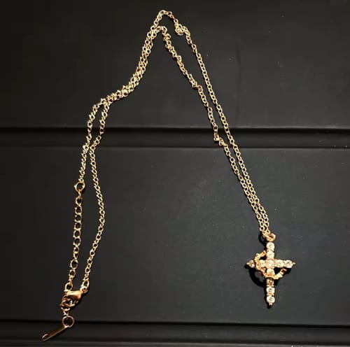 Customer photo review of Colgante Cruz y corona