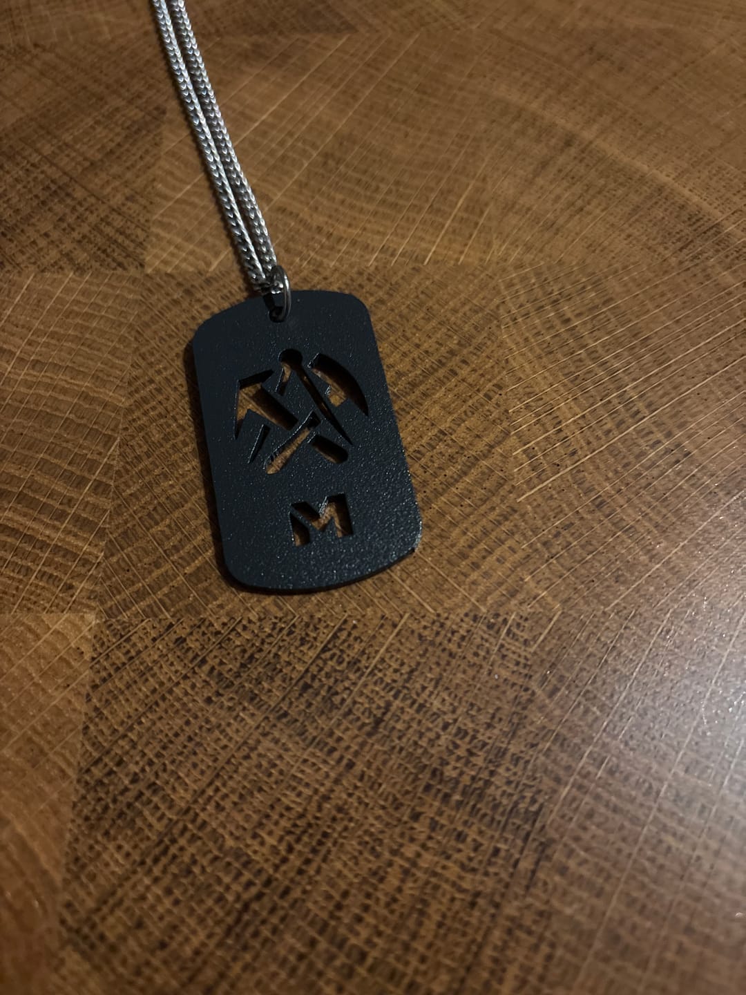 Customer photo review of Dachdecker - Personalisierbare Laser-Halskette