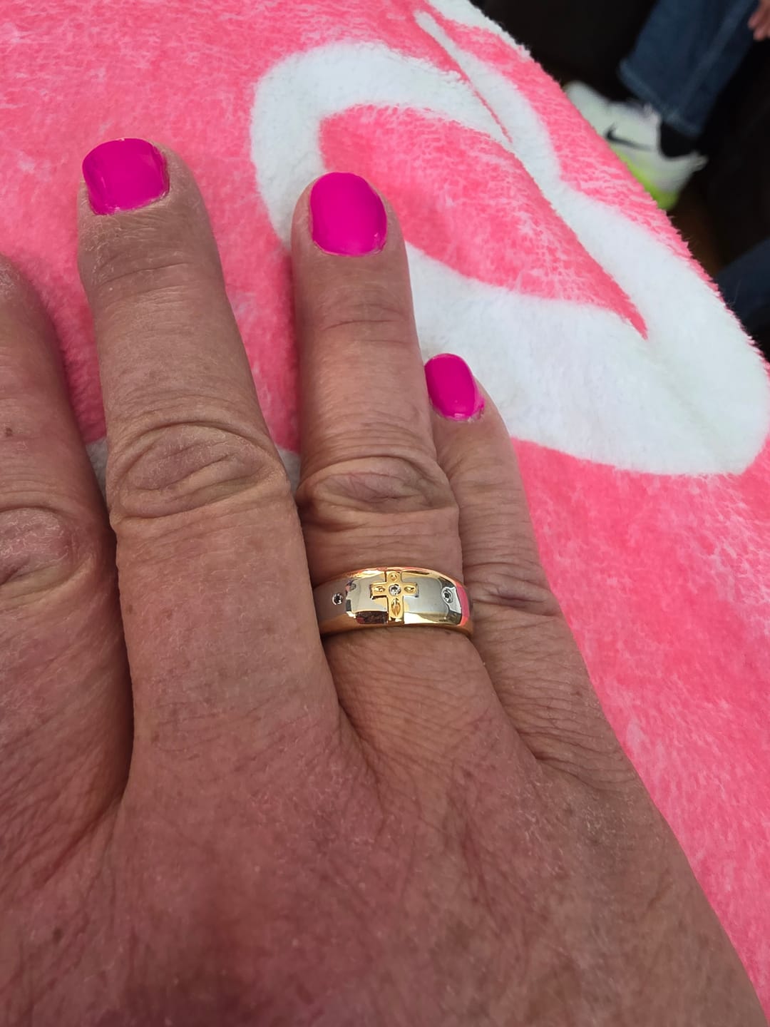 Customer photo review of FREE Today: Modern Style Two-tone Gold Cross Alloy Ring-With God All Things Are Possible