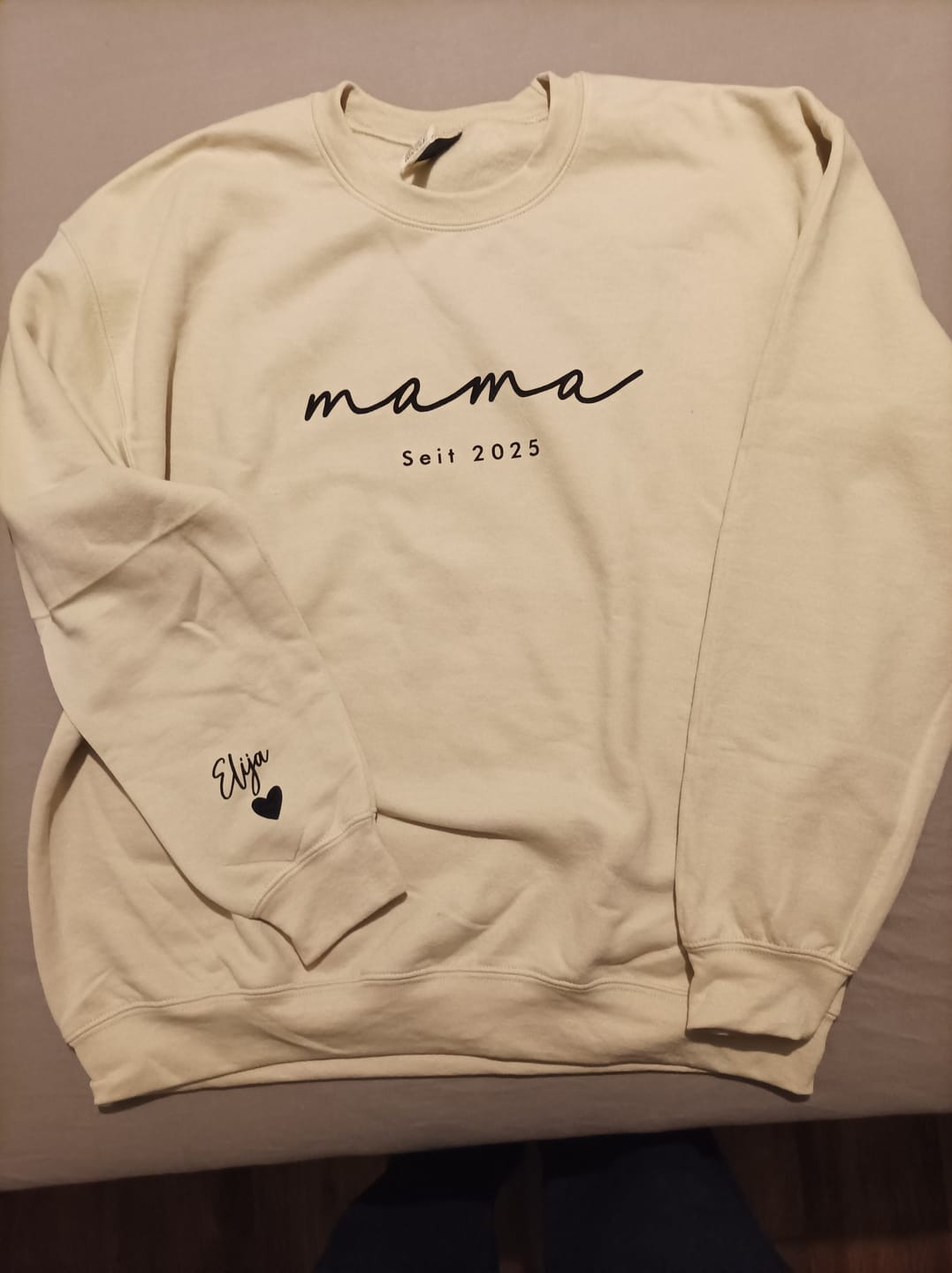 Customer photo review of Beste Mama - Personalisierter Premium Sweater mit 3D Druck für Mama und Oma mit Namen