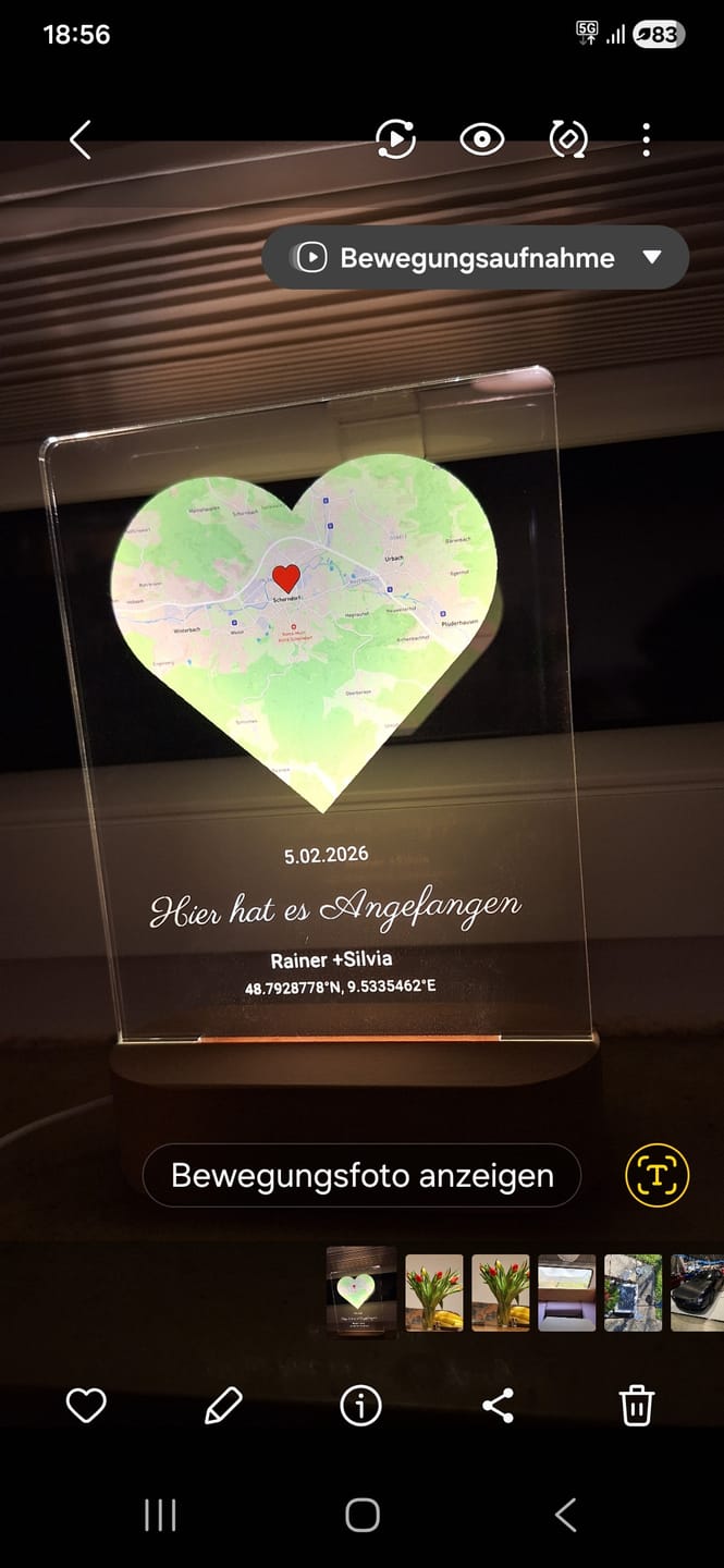 Customer photo review of Wo alles begann - Personalisiertes Nachtlicht mit LED-Holzfuß (14x20)