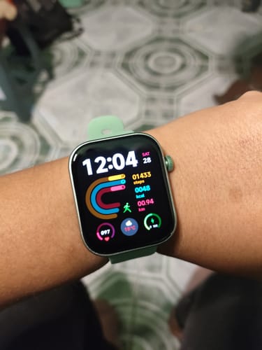 Customer photo review of Smartwatch Reloj Kronos Solaris STF Pantalla Amoled 1.85"Resistencia al agua IP67 Verde