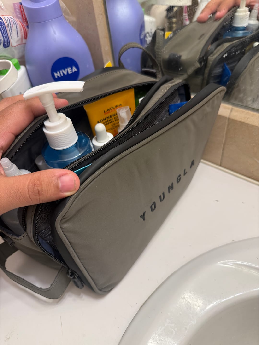 Customer photo review of 950 Lah Toiletry Bag