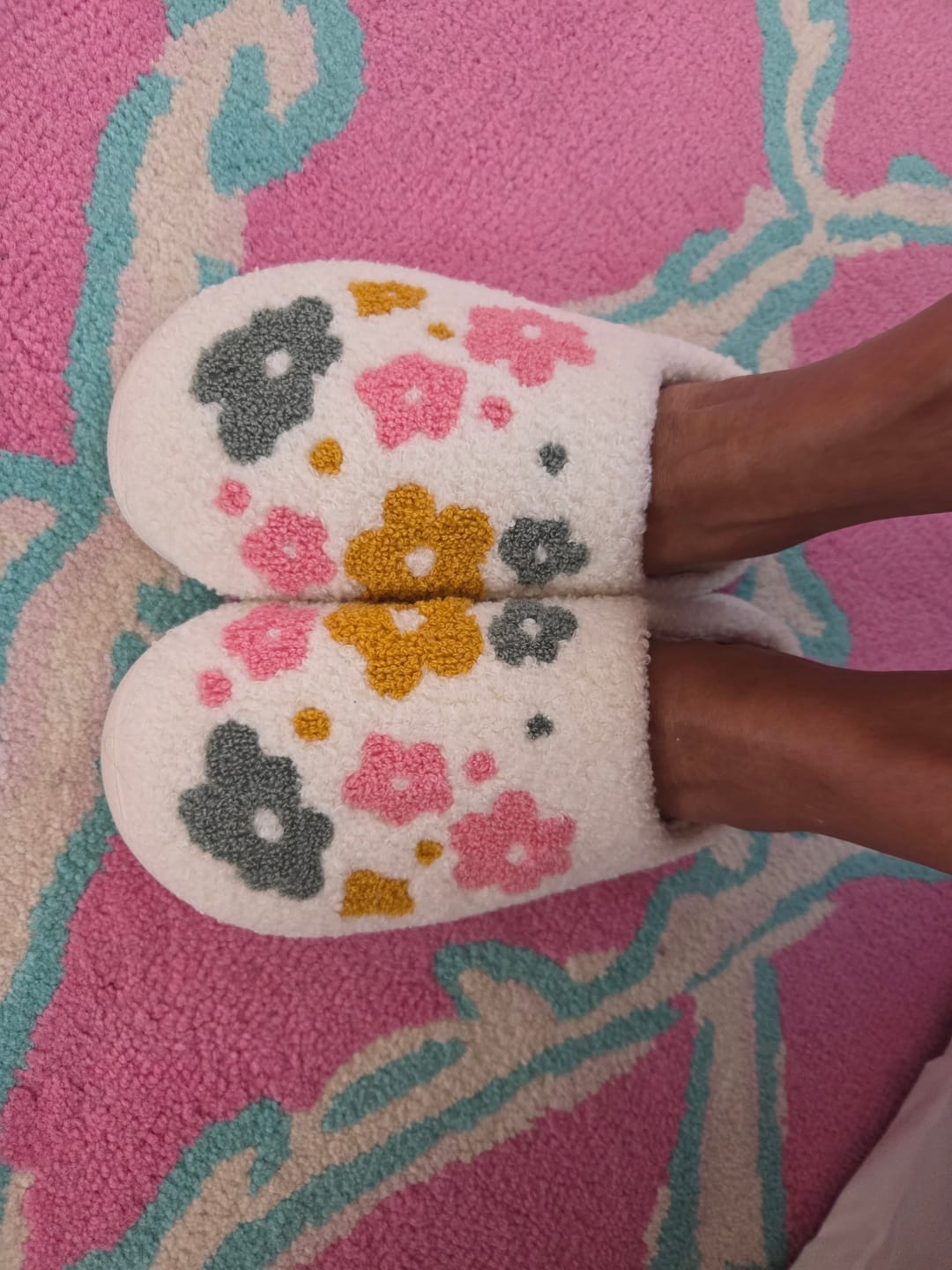 Customer photo review of Livia Flower Slippers
