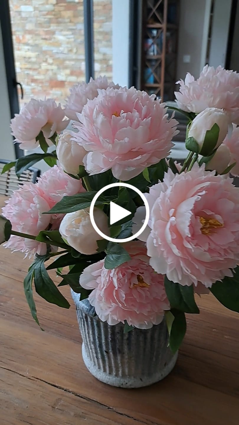Customer video review of Pivoines - Rose (6 tiges / 18 têtes de fleurs)