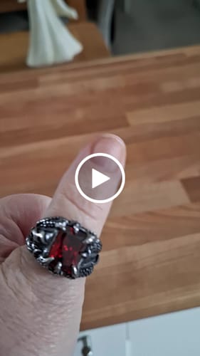 Customer video review of Dragon Claw Ring