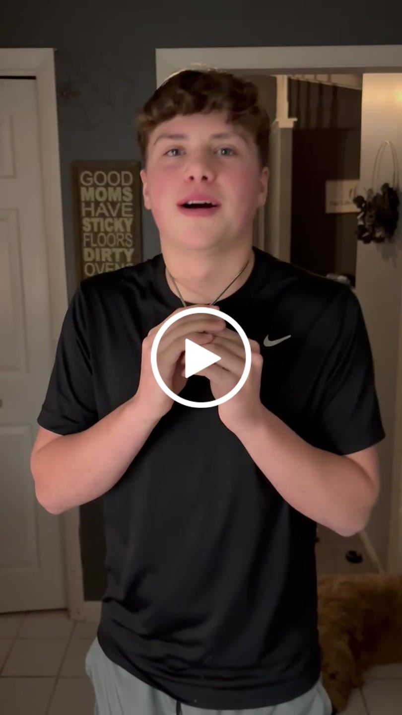 Customer video review of Signature Jersey Number Pendant in Silver