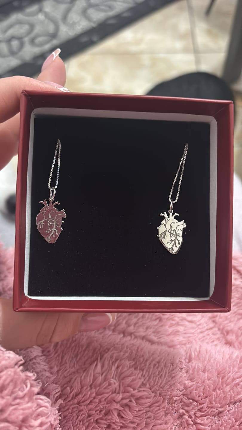 Customer photo review of Coppia collane cuore anatomico divisibile