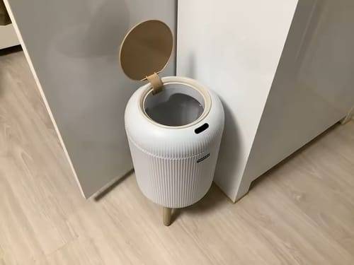 Customer photo review of LYONZA Touchless Trash Can