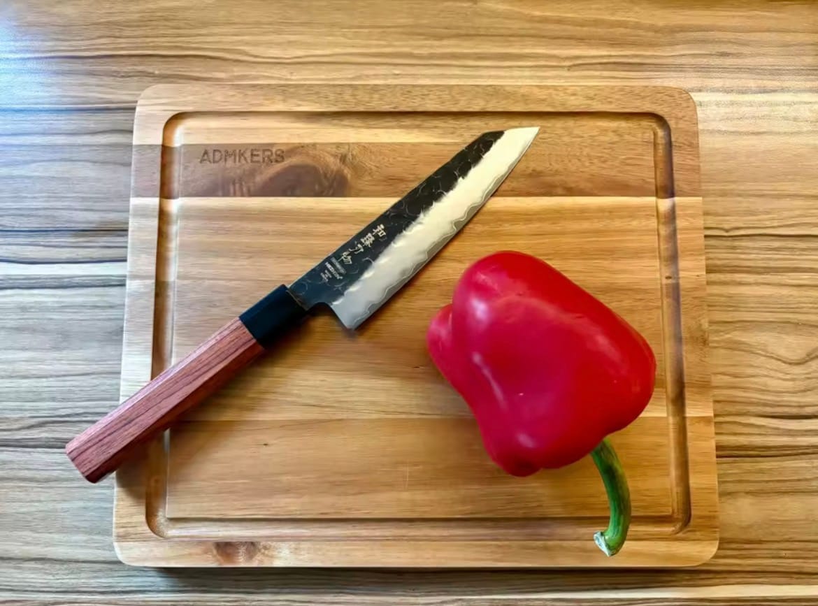 Customer photo review of HEZHEN 8.5" Shizen Series Kochmesser mit Rotholz Griff und gehämmertem Verbundstahl