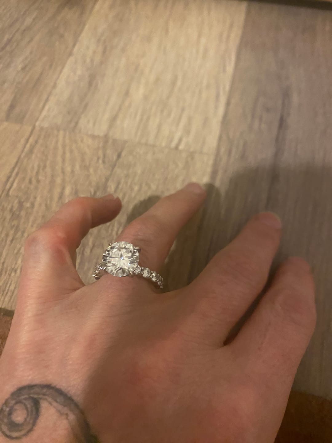 Customer photo review of Rodiffy Moissanite 2.0Ct~4.0 Ct Round Engagement Ring -4 Prong Setting