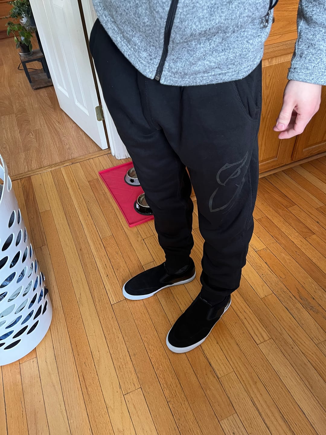 Customer photo review of Smeedia Blackout Jogger