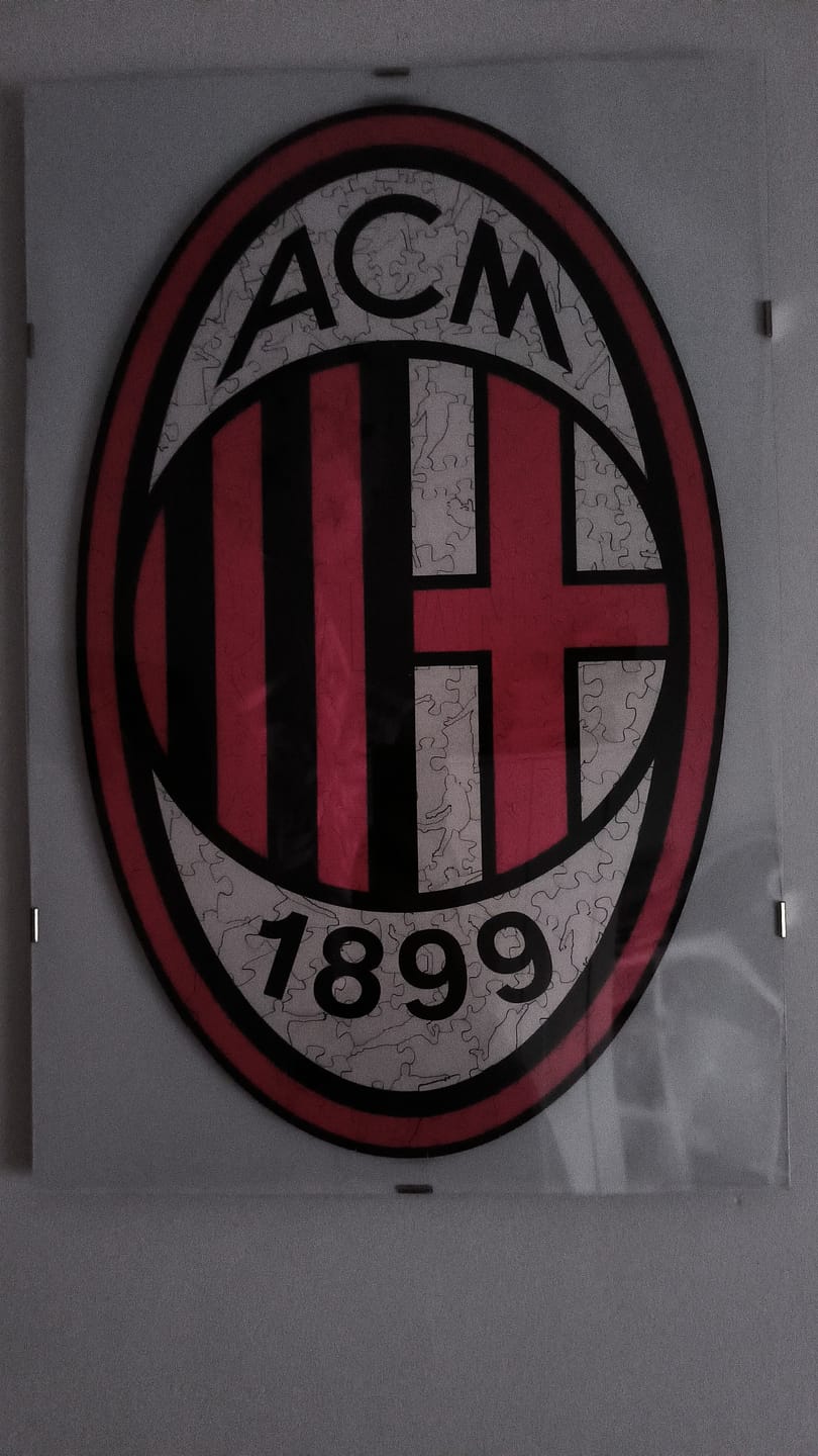 Customer photo review of Logo Milan® - Puzzle di Legno