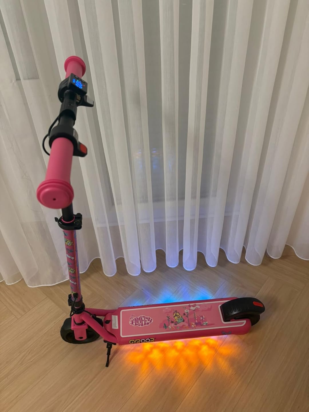 Customer photo review of Minions | Gyroor Kinder-Elektroroller 180W mit einstellbarer Höhe und Geschwindigkeit