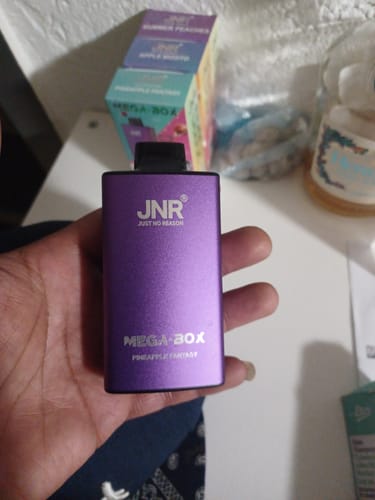 Customer photo review of JNR - Mega Box 25K bouffées - 2% de Nicotine - Puff Jetable / Vape Disposable