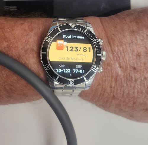 Customer photo review of Nexos Pro Smartwatch - Unzerstörbare Gesundheitsuhr (2025)