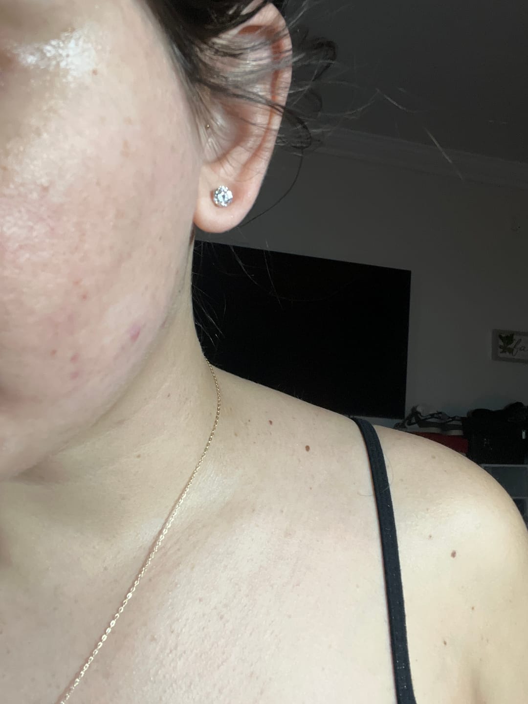 Customer photo review of 14K Yellow Gold Classic Solitaire Screwback Stud Earrings
