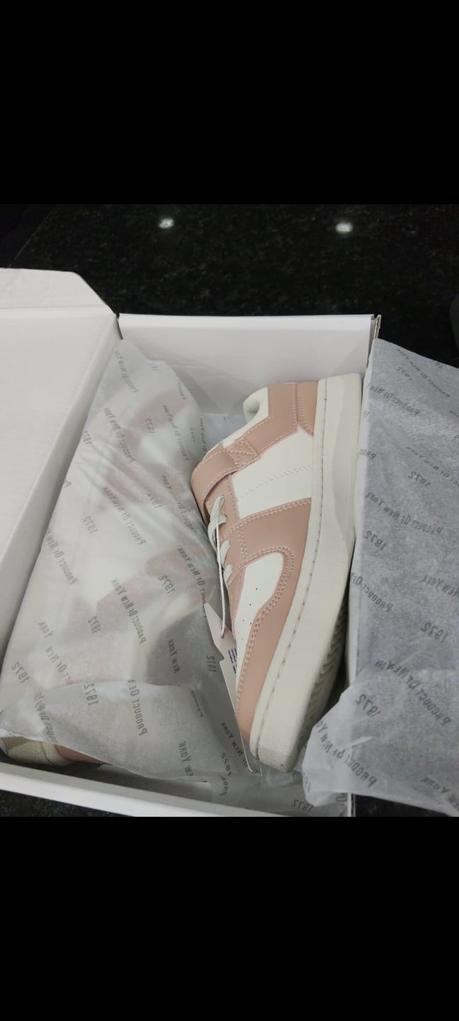 Customer photo review of City Wings Lo Strawberry Ice Cream