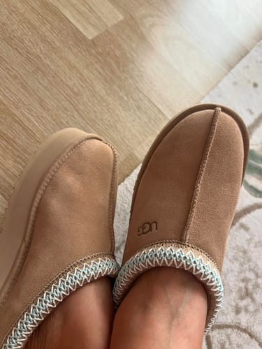 Customer photo review of UGG Women's Tazz II Sand