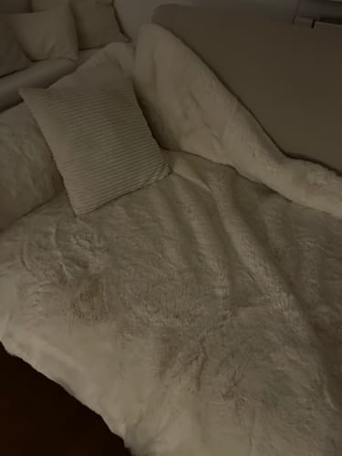 Kundenbewertung mit Foto zu CAILY | Hundedecke & Sofaschutz – Wasserdicht, waschbar & super weich