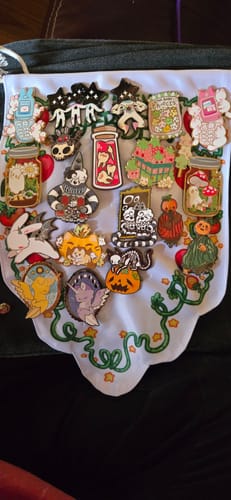 Customer photo review of January Creative Pin Club