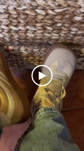 Customer video review of Lily - Zapatos De Punta Ancha
