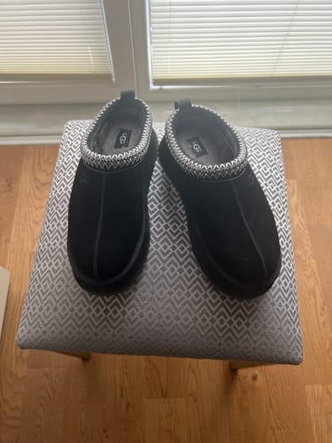 Customer photo review of UGG Women's Tazz II Black