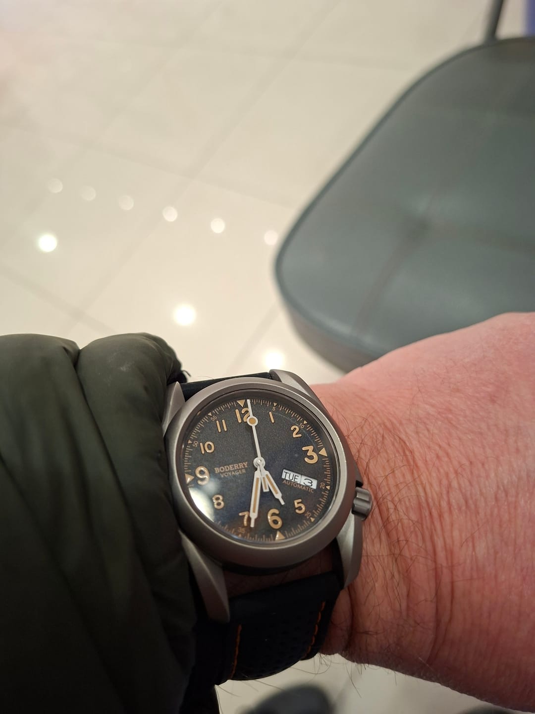Customer photo review of VOYAGER - 100M Waterproof Titanium Automatic Field Watch | Volcanic Gray-Day,Date