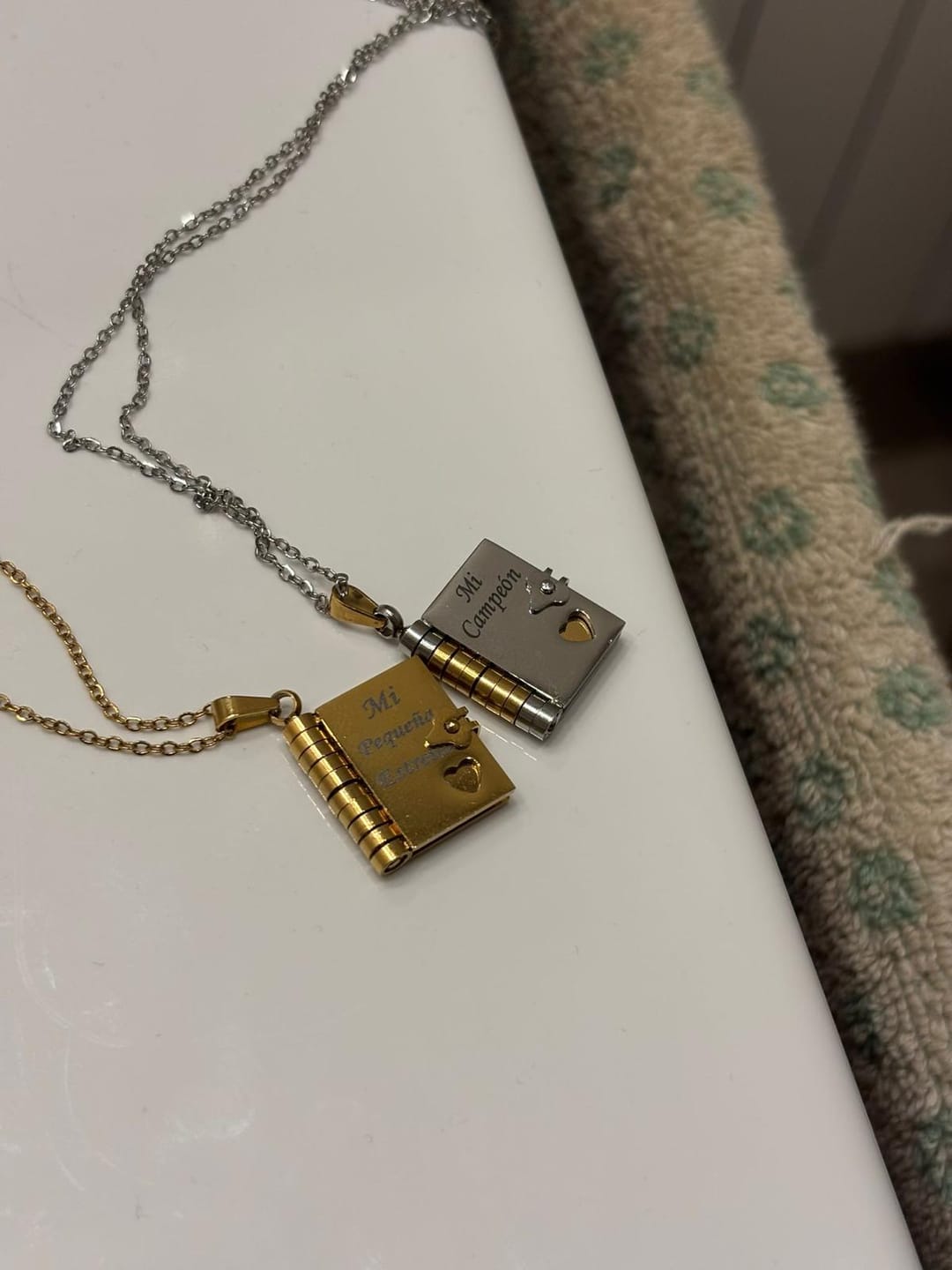 Customer photo review of Collar con Mensaje Emocional
