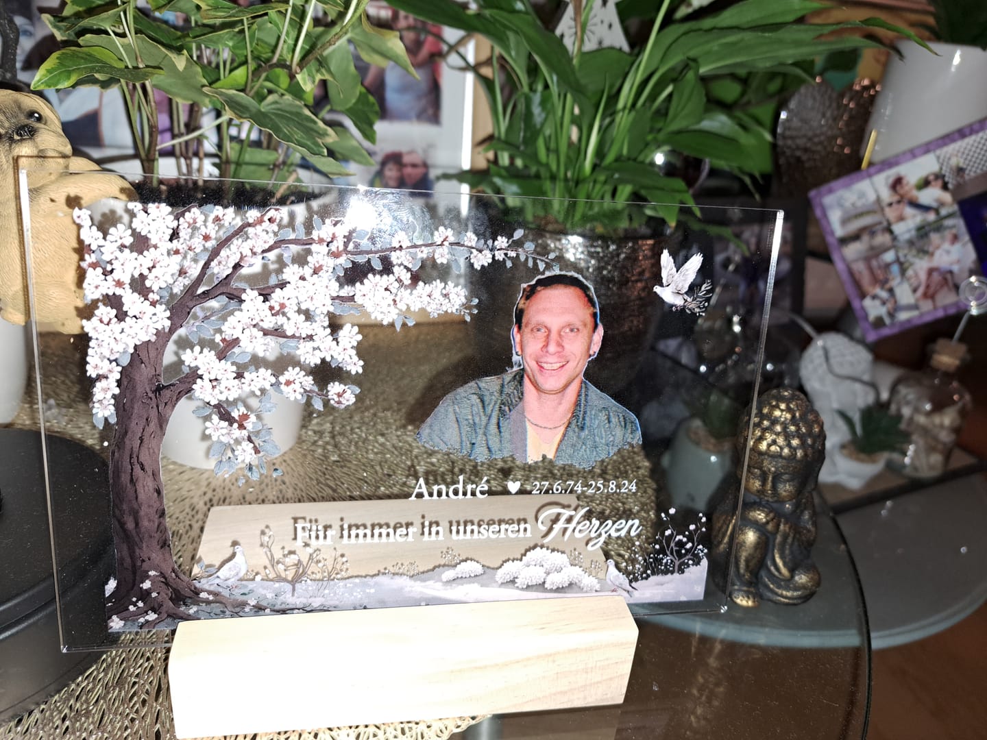 Customer photo review of Immer bei dir - Personalisierter Acrylaufsteller zur Erinnerung an Familienangehörige und Freunde
