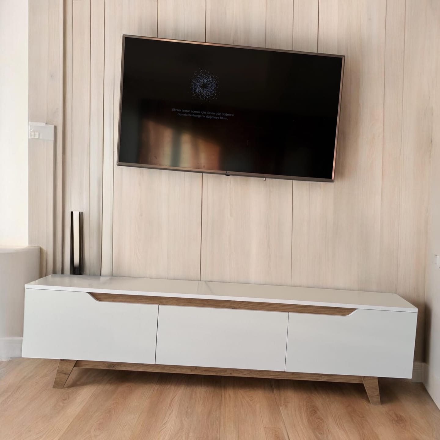 Customer photo review of Rani D1 Tv Ünitesi Modern Ayaklı Tv Sehpası 180 cm  Beyaz - Sepet Ceviz