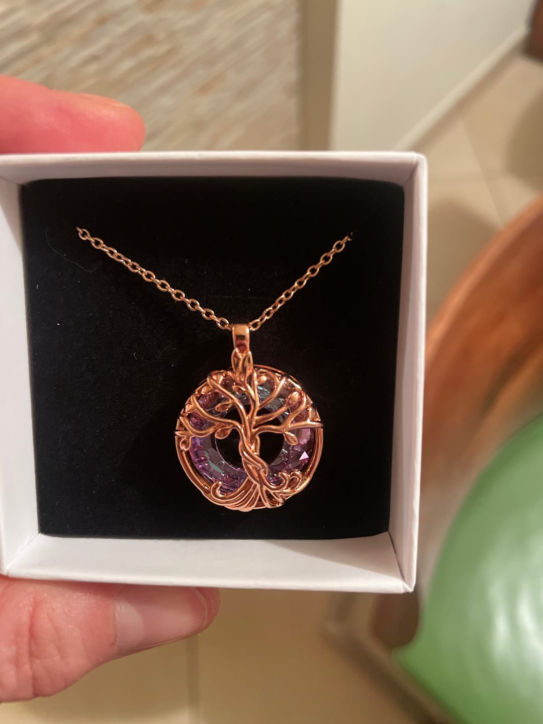 Customer photo review of Lebensbaum Halskette - Kristallkreis